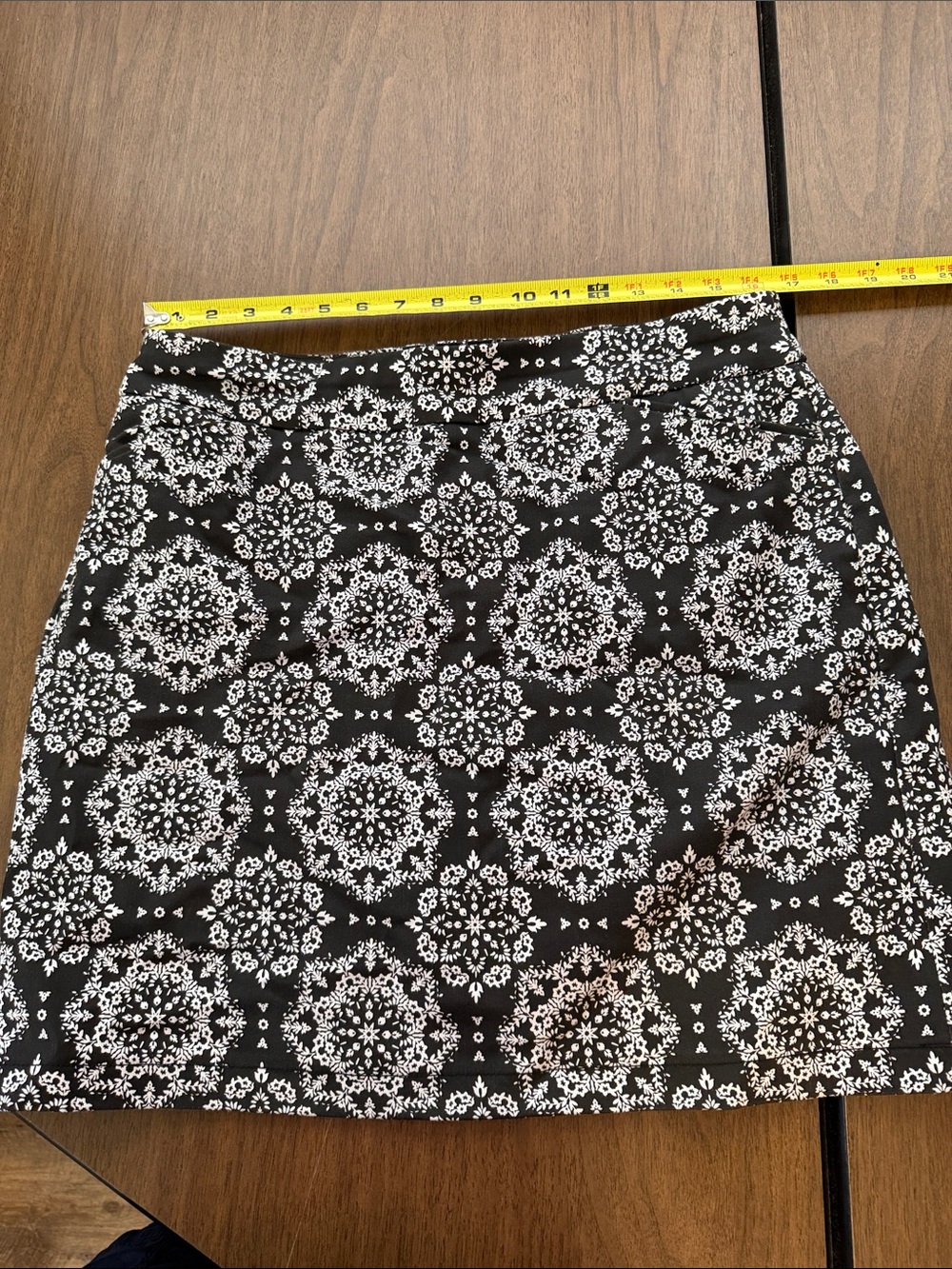 croft & barrow Black and White Medallion Mini Skirt